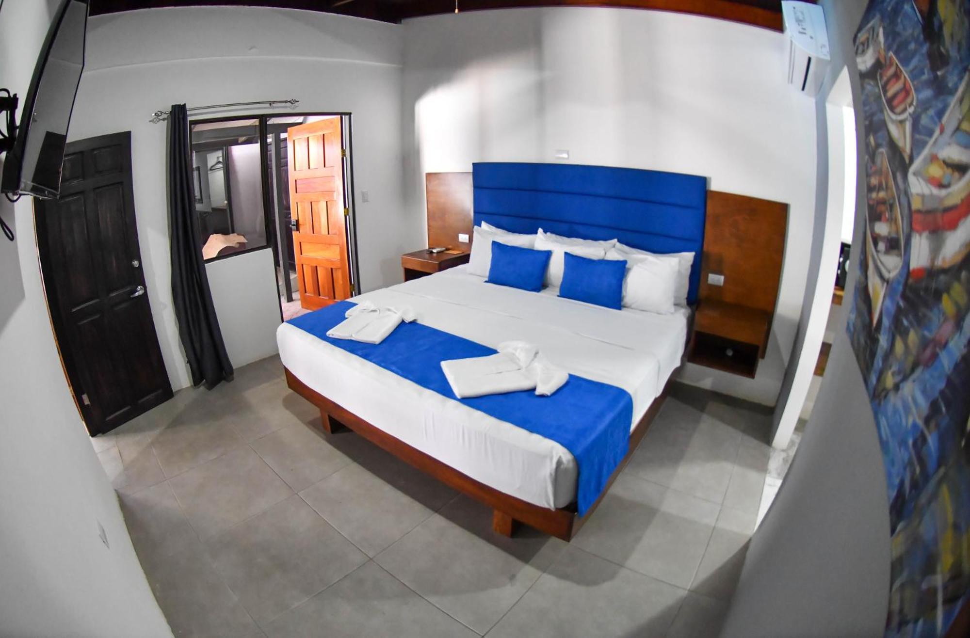 Republik Hotel, Bistro And Nightclub On Site Хако Экстерьер фото