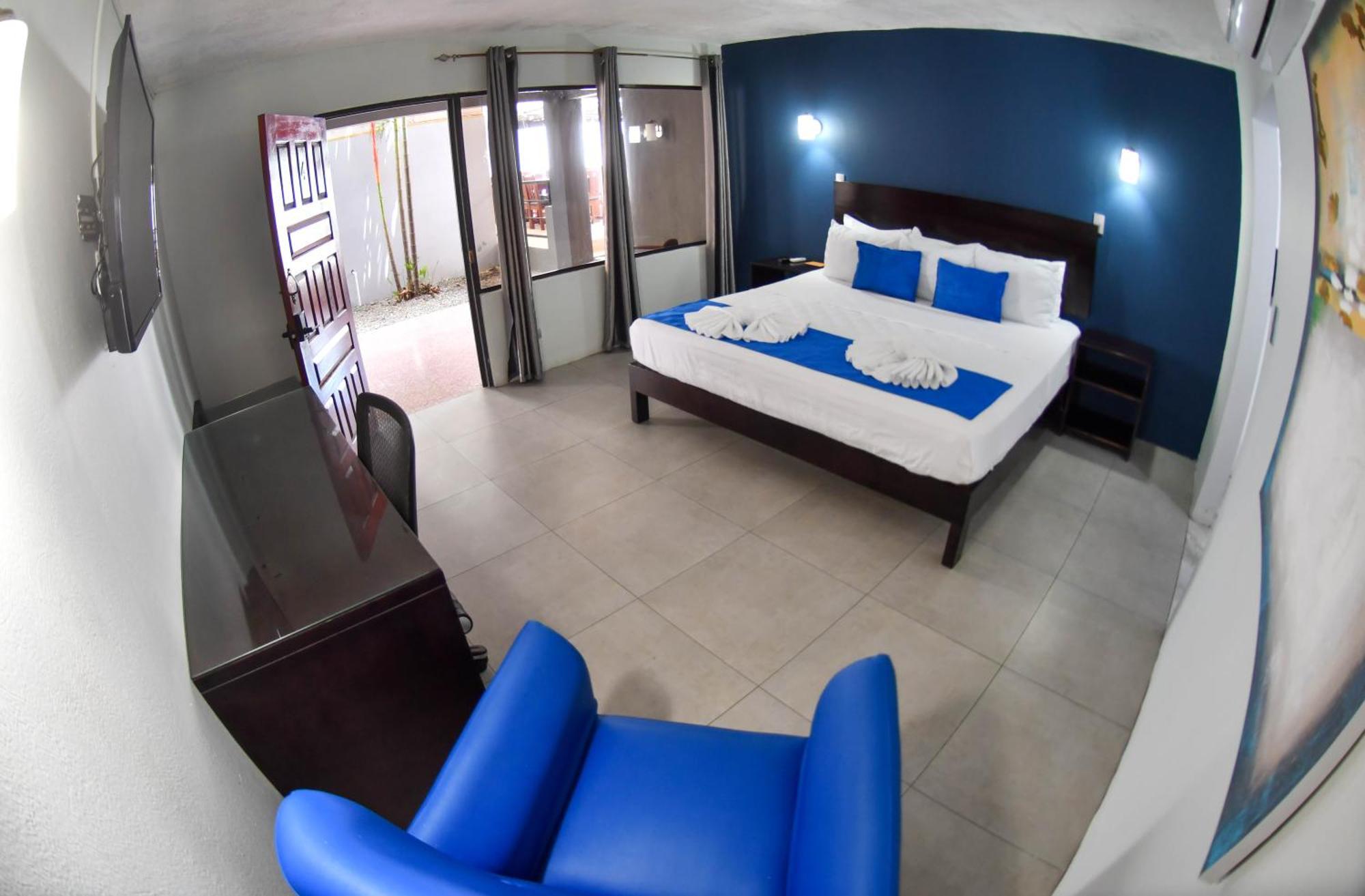 Republik Hotel, Bistro And Nightclub On Site Хако Экстерьер фото