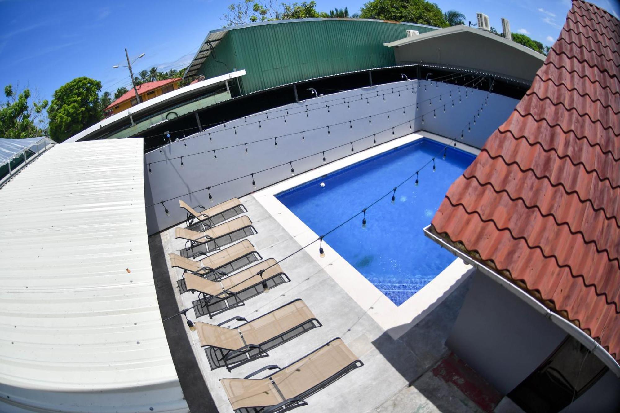 Republik Hotel, Bistro And Nightclub On Site Хако Экстерьер фото
